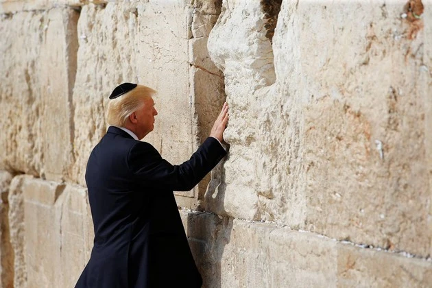 trump a židovská zeď